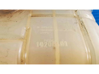 Расширительный бачок охлаждающей жидкости