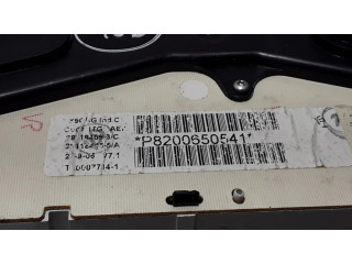 Панель приборов 8200650541   Dacia Logan I       