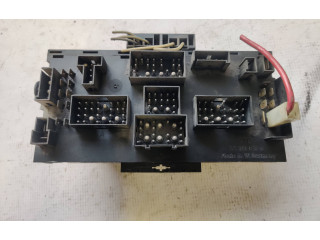 Pojistková skříňka 171941813D Volkswagen PASSAT B3 1991