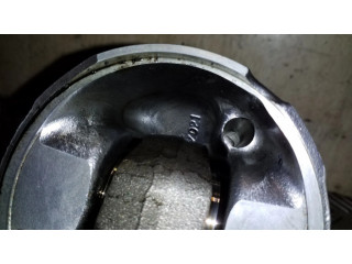 Píst A1Z021, MAHLE174 Honda CR-V pro naftový motor 2.2