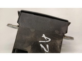 Zámek zadních dveří 3C9827645A   Audi Q7 4L 2007