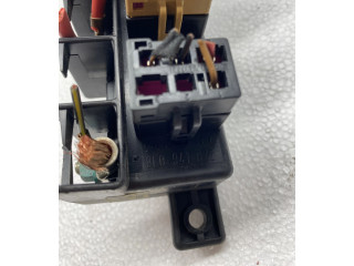 Блок предохранителей 8L0941822, 8L0941822 Volkswagen Golf IV