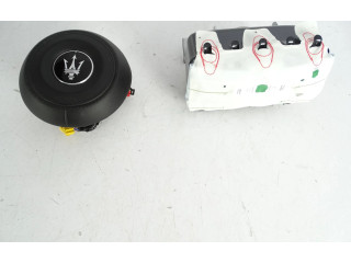 Подушка безопасности водителя    Maserati GranTurismo