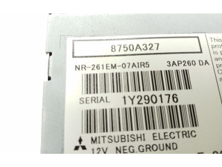 Радио/ проигрыватель CD/DVD / навигация