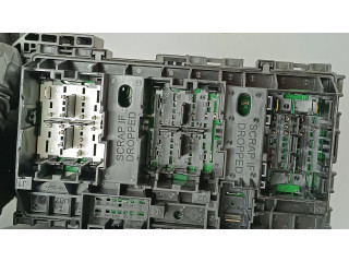 Блок предохранителей 68347016AD   Jeep Grand Cherokee WL    