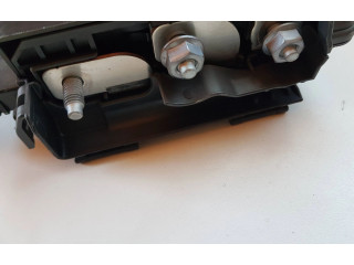 Блок предохранителей 30659092, 30659093 Volvo S60