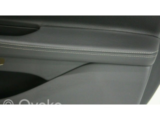 Обшивка передней двери