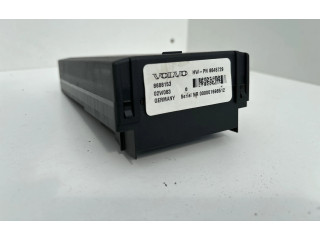 Блок предохранителей  8688153, 8645729   Volvo V70    