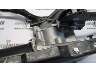 Притягиватель задней крышки