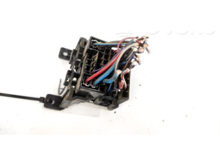   Pojistková skříňka    Mazda Premacy 2001