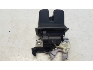 Петля замка капота двигателя