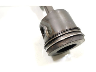 Поршень с шатуном DT224 Land Rover Defender