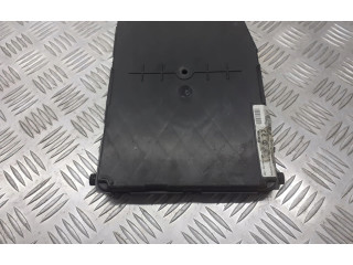 Pojistková skříňka 8200305575 Renault Megane 2002