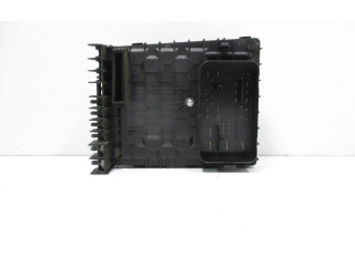 Блок предохранителей 1K0937125D Skoda Yeti (5L)