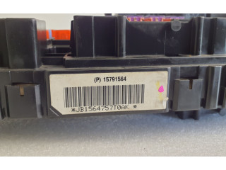   Pojistková skříňka 15791564, 0353935   Hummer H3 2007