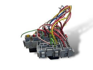 Блок предохранителей 8690698 Volvo XC90