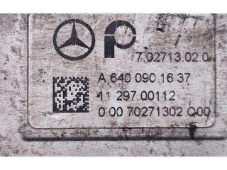 Přístrojová deska  Mercedes-Benz A W169 2011 A6400901637, 7.02713.02.0  