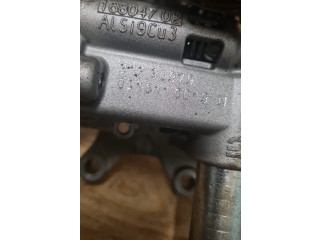 Масляный насос  D5204T3 31330979  Volvo V60 