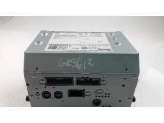 Радио/ проигрыватель CD/DVD / навигация