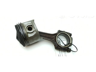 Píst 11004 Mercedes-Benz S W116 pro benzínový motor 2.8