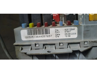 Блок предохранителей 50513644, 50513644 Alfa Romeo 166