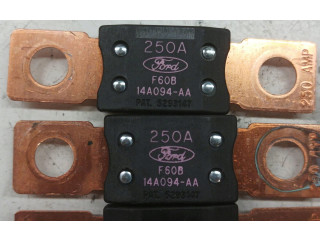 Блок предохранителей  14A094-AA, 14A094-CA   Jaguar XJ X351    