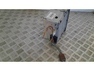 Радио/ проигрыватель CD/DVD / навигация