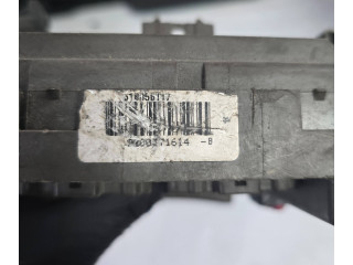 Pojistková skříňka 8200371614, 318056117 Renault Espace - Grand espace IV 2008