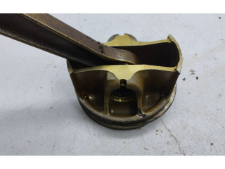  Поршень с шатуном    Maserati Quattroporte  