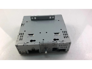 Радио/ проигрыватель CD/DVD / навигация