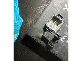 Блок предохранителей 30728512, 28017881   Volvo V70    