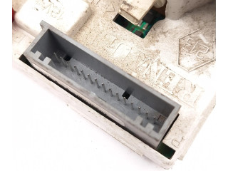 Дисплей    P8200028364A, 216562178A   Renault Clio II