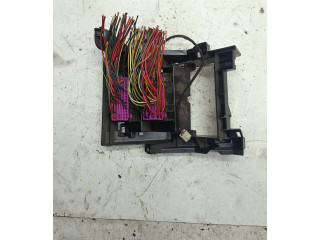 Блок предохранителей    Volkswagen Transporter - Caravelle T5    