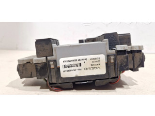 Блок предохранителей 30657428, 02W423   Volvo S80    