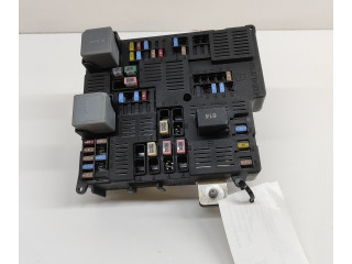 Блок предохранителей 32268453   Volvo XC90    