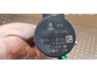 Топливная рампа 03L130089A, 057130764H   Audi A3 S3 8P  