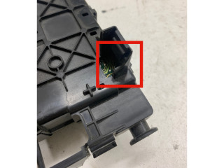 Pojistková skříňka 9643498980, 138152312 Citroen Berlingo 2001