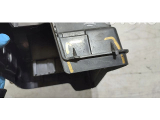 Pojistková skříňka 243509584R Renault Captur 2015