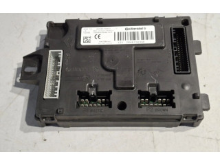 Блок управления двигателя 284B15639R   Renault Clio I