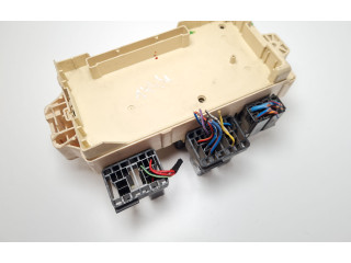   Pojistková skříňka    Mitsubishi Pajero 2001