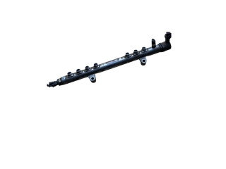 Vstřikovací lišta 30777759, T02614024   Volvo XC70     