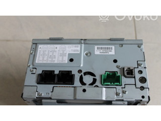 Радио/ проигрыватель CD/DVD / навигация