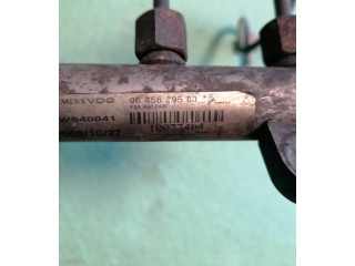 Топливная рампа 9645629580, 10033404   Volvo S40  