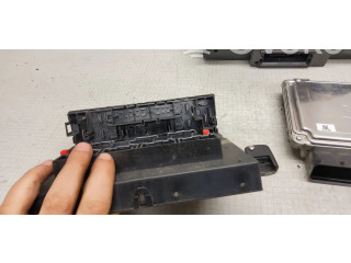 Řídící jednotka 03G906016, 0281011882 Volkswagen Caddy 2009