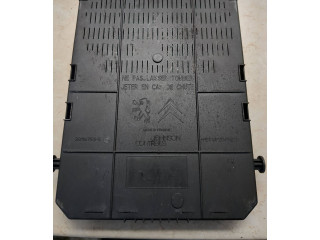 Pojistková skříňka Řídící jednotka BSM 981218858002, 282903904 Peugeot 3008 I 2015