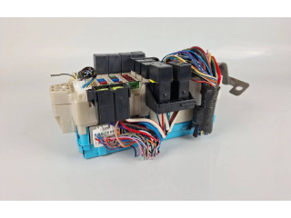 Блок предохранителей MR587655 Mitsubishi Grandis