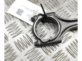 Поршень B 4204 T47 32298424, 31401957 Volvo XC40