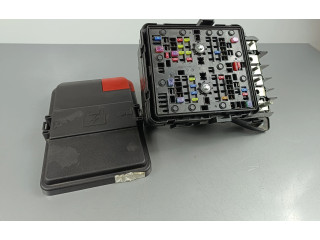 Блок предохранителей 68347003AE   Jeep Grand Cherokee WL    