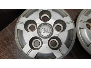 Заводская крышка (крышки) от центрального отверстия колеса