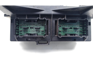 Блок предохранителей 04692087AB Jeep Commander